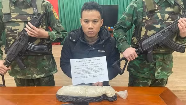 Đồn Biên phòng Quỳnh Thuận và Phòng nghiệp vụ bắt đối tượng mua bán vận chuyển thuốc nổ.