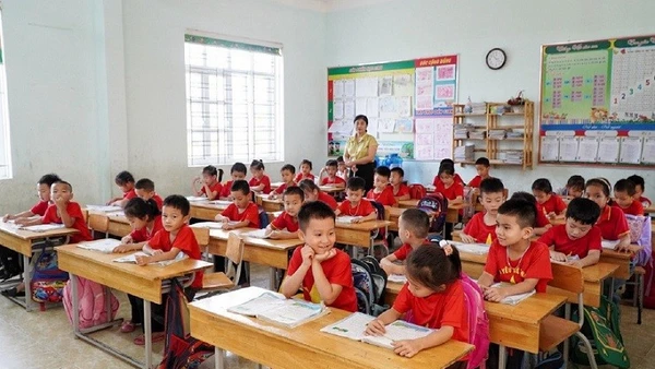 Nghệ An thực hiện việc giao biên chế trực tiếp đến từng trường học.