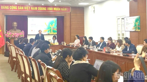 Toàn cảnh họp báo về Liên hoan Phim Việt Nam lần thứ XXIV. 