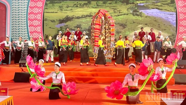 Khai mạc Ngày hội Văn hóa dân tộc Mường lần thứ II. 