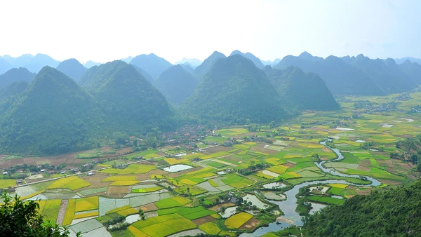 Thung lũng Bắc Sơn, tỉnh Lạng Sơn. (Ảnh: VŨ LINH)
