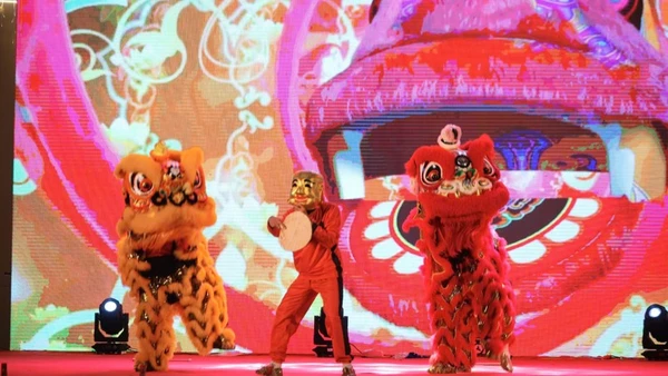 Tiết mục múa lân sư khai mạc Lễ hội Trung thu 2025. (Ảnh: T.L)