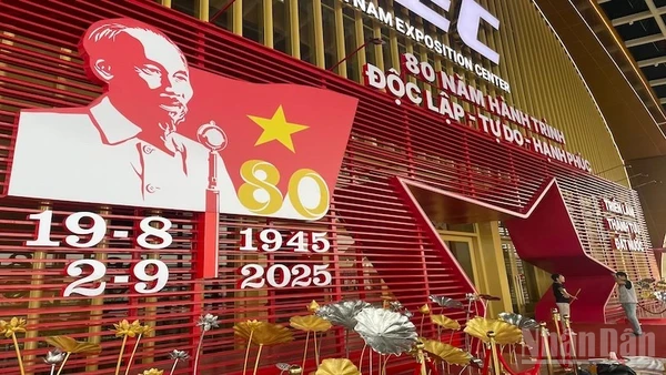 Chuẩn bị bế mạc triển lãm 80 năm trang trọng, đúng tầm vóc quốc gia.