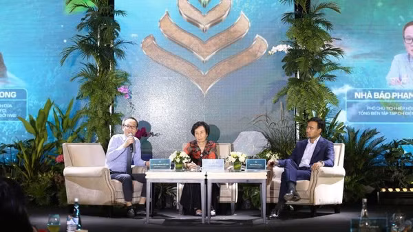 Các diễn giả trao đổi, thảo luận tại tọa đàm. (Ảnh: PV)