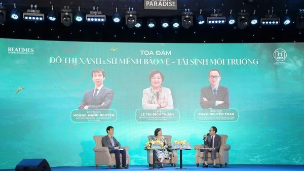 Các chuyên gia trao đổi, thảo luận tại tọa đàm. (Ảnh: PV)