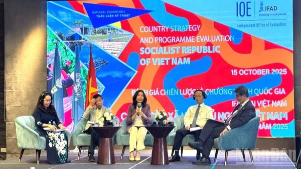 Các diễn giả trao đổi tại sự kiện. (Ảnh: HNV)