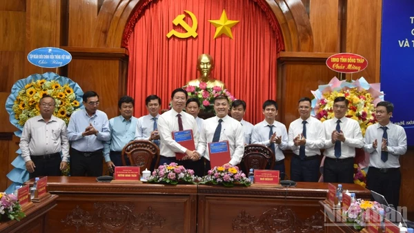 Hai bên ký kết thỏa thuận hợp tác về chuyển đổi số.