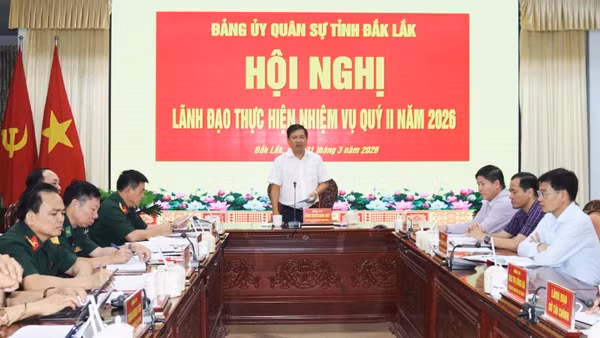 Đồng chí Lương Nguyễn Minh Triết, Ủy viên Trung ương Đảng, Bí thư Tỉnh ủy, Bí thư Đảng ủy Quân sự tỉnh Đắk Lắk phát biểu tại hội nghị.