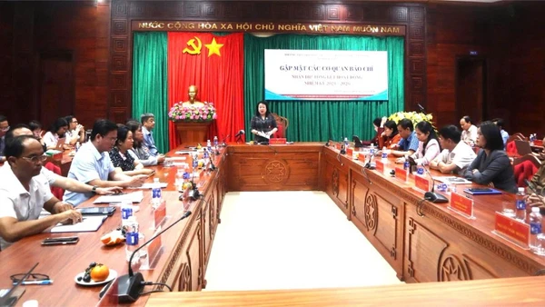 Quang cảnh buổi gặp mặt. (Ảnh: TUẤN HẢI)