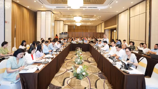 Các đại biểu tham dự hội thảo. (Ảnh: TRẦN NAM)