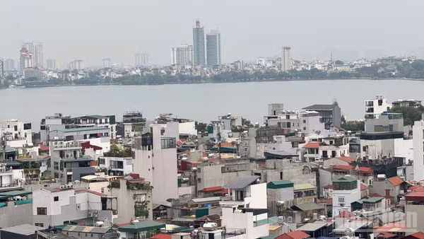 Các diễn giả đề xuất giải pháp hoàn thiện thể chế, khơi thông nguồn lực, nâng cao hiệu quả phân bổ dòng vốn và hướng tới một thị trường phát triển an toàn, minh bạch, bền vững. (Ảnh: HNV)