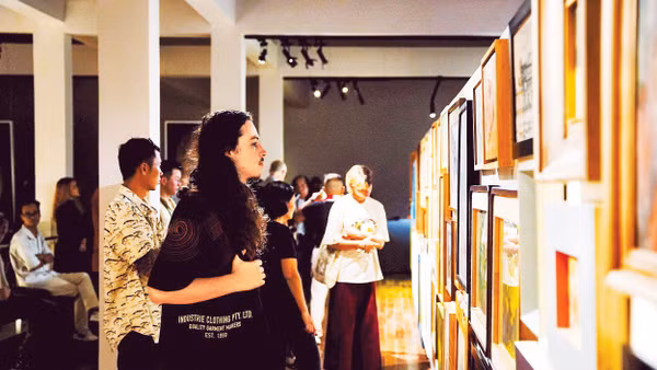 Da Nang Art Fair phiên 1 thu hút đông đảo công chúng tham quan.Nguồn: DAF