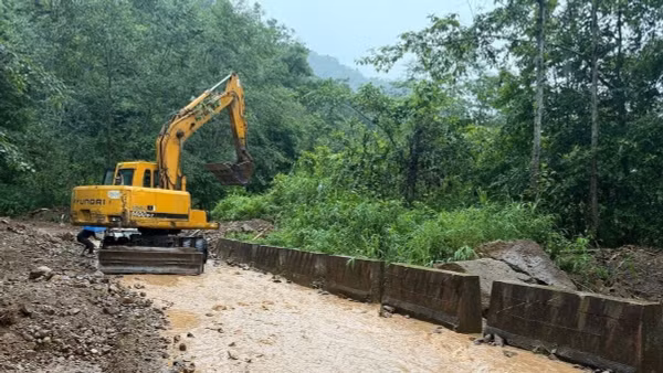 Mưa lớn diện rộng, gây sạt lở trên một số tuyến quốc lộ, tỉnh lộ tỉnh Lai Châu ngày 9/6 vừa qua. Ảnh: Trang Dũng