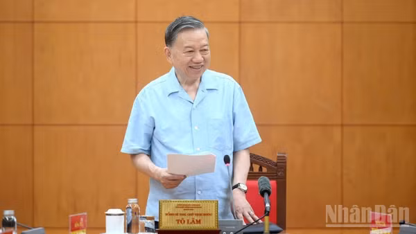 Đồng chí Tổng Bí thư, Chủ tịch nước Tô Lâm chủ trì buổi làm việc với một số cơ quan về đánh giá nguồn lực phát triển đất nước. (Ảnh: ĐĂNG KHOA)