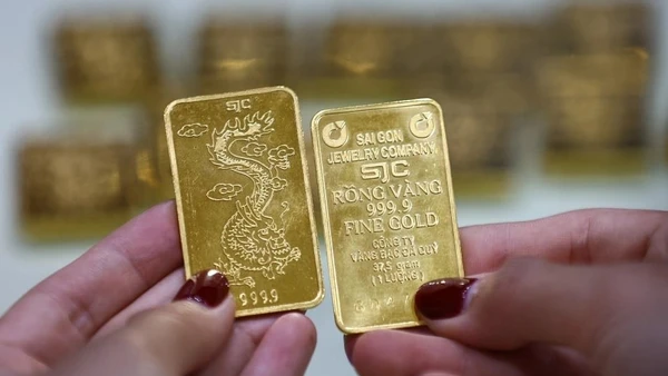 Vàng miếng SJC.