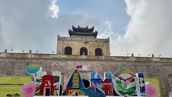 Hà Nội phấn đấu trở thành động lực thúc đẩy phát triển vùng Đồng bằng sông Hồng, vùng kinh tế trọng điểm Bắc Bộ và cả nước 