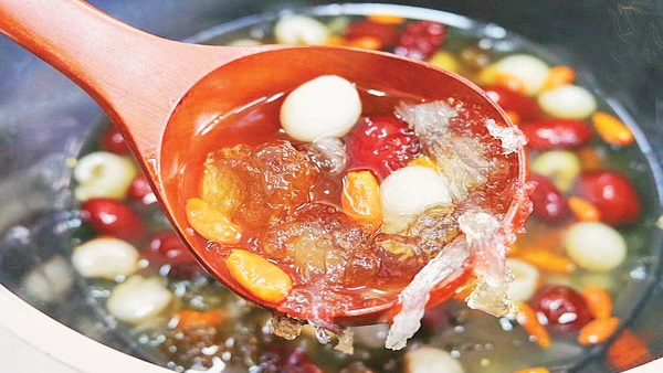 Chè yến - món ăn bổ dưỡng.