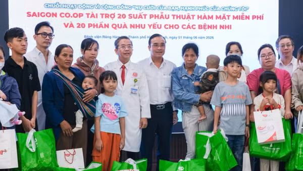 Lãnh đạo Saigon Co.op tham gia các hoạt động xã hội dành cho trẻ yếu thế, khiếm khuyết bẩm sinh. 