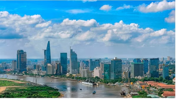Những công trình chất lượng cao ngày càng trở thành một phần của hạ tầng kinh doanh tại các trung tâm tài chính hiện đại. (Ảnh: QUỲNH TRANG)