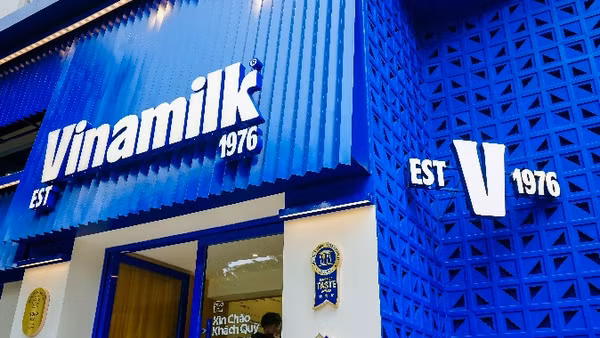 Vinamilk mở các cửa hàng theo nhận diện thương hiệu mới trên cả nước. (Ảnh: Vi Nam)