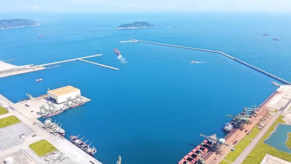 Sáu tháng đầu năm 2026, hệ thống cảng Sơn Dương thực hiện bốc dỡ khoảng 13,7 triệu tấn hàng hóa và nguyên vật liệu…