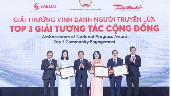 Lễ trao giải vinh danh người truyền lửa