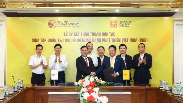 T&T Group và VDB ký kết thỏa thuận hợp tác, mở rộng nguồn vốn cho các lĩnh vực đầu tư ưu tiên. (Ảnh: ANH CHIẾN)