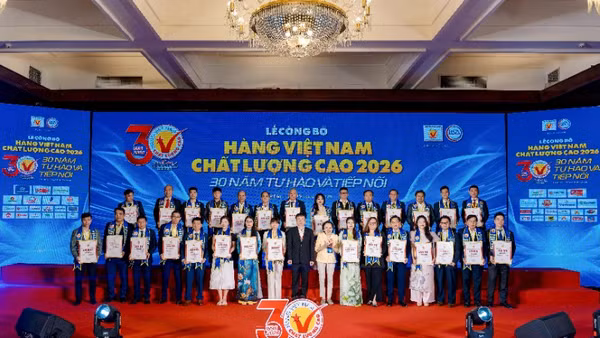 Toàn cảnh buổi Lễ công bố và trao chứng nhận “Hàng Việt Nam chất lượng cao 2026”.