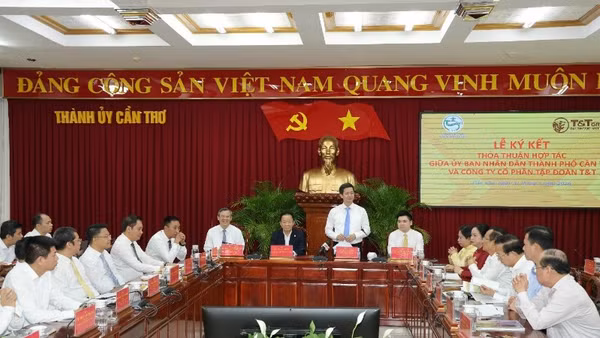 Quang cảnh lễ ký kết.