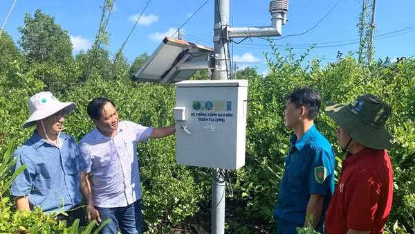 Một trạm cảnh báo rủi ro thiên tai sớm được lắp đặt.