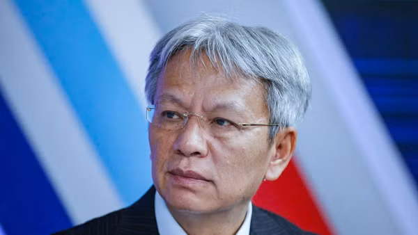 Tác giả Nguyễn Sĩ Dũng.
