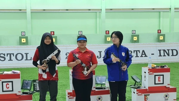 Nguyễn Thùy Trang (giữa) đặt mục tiêu giành huy chương tại kỳ ASIAD sắp tới.