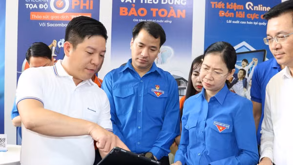 Các hoạt động hướng dẫn sử dụng dịch vụ công trực tuyến và phổ biến phương thức thanh toán không dùng tiền mặt (QR code, chuyển khoản) được triển khai mạnh mẽ.