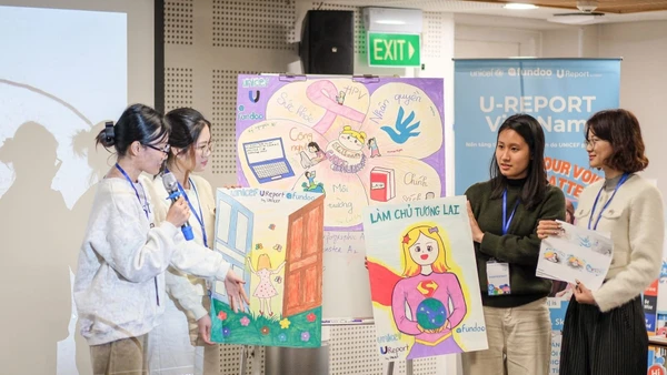 Thế hệ thanh niên chủ động, thích ứng nhanh, nhưng cũng nhạy cảm và dễ rơi vào khủng hoảng nếu thiếu định hướng. (Ảnh UNICEF Việt Nam)