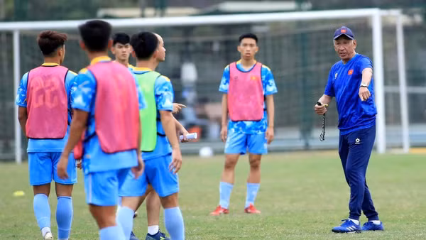 Thầy trò HLV Yutaka Ikeuchi sẽ phải nỗ lực nhiều tại vòng loại U20 châu Á. Ảnh | VFF
