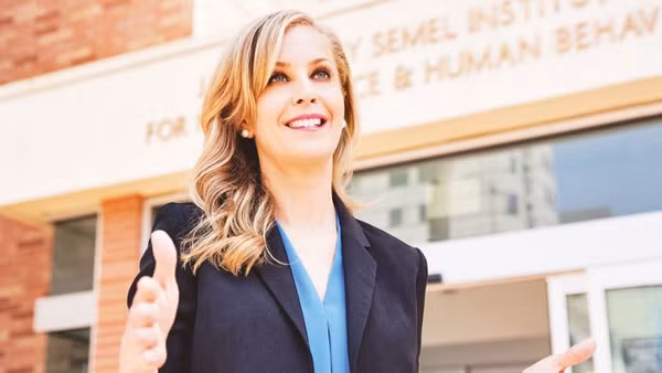 Tiến sĩ Elizabeth A.Laugeson.