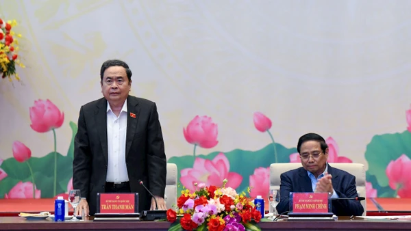 Chiều 9/3, tại Hà Nội, Bí thư Đảng ủy Quốc hội, Chủ tịch Quốc hội Trần Thanh Mẫn và Bí thư Đảng ủy Chính phủ, Thủ tướng Chính phủ Phạm Minh Chính đồng chủ trì Hội nghị Ban Thường vụ Đảng ủy Quốc hội với Ban Thường vụ Đảng ủy Chính phủ về nội dung, chương trình kỳ họp thứ nhất, Quốc hội khóa XVI. (Ảnh Duy Linh)