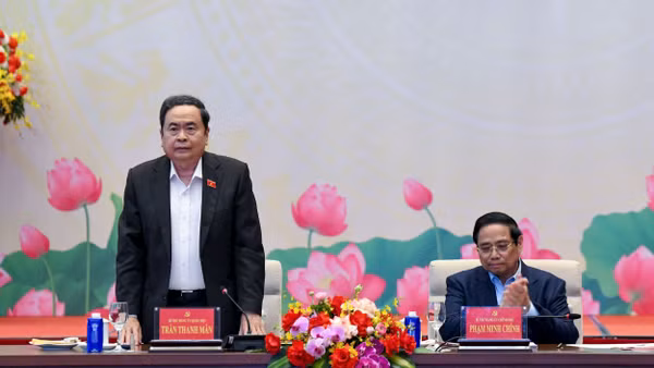 Chiều 9/3, tại Hà Nội, Bí thư Đảng ủy Quốc hội, Chủ tịch Quốc hội Trần Thanh Mẫn và Bí thư Đảng ủy Chính phủ, Thủ tướng Chính phủ Phạm Minh Chính đồng chủ trì Hội nghị Ban Thường vụ Đảng ủy Quốc hội với Ban Thường vụ Đảng ủy Chính phủ về nội dung, chương trình kỳ họp thứ nhất, Quốc hội khóa XVI. (Ảnh Duy Linh)