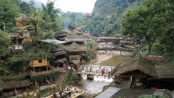 Cơ sở dữ liệu đất đai đầy đủ và minh bạch là yếu tố quan trọng giúp tỉnh Lào Cai phát triển mạnh mô hình du lịch sinh thái. Ảnh: Nam Nguyễn
