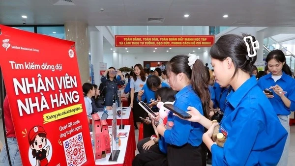 Thanh niên, người lao động cần chủ động trau dồi kỹ năng, để đáp ứng nhu cầu tuyển dụng. (Ảnh Thu Hà)