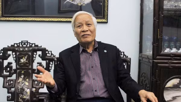 TS Nguyễn Viết Chức, nguyên Phó Chủ nhiệm Ủy ban Văn hóa, Giáo dục, Thanh niên, Thiếu niên và Nhi đồng của Quốc hội, nay là Ủy ban Văn hóa, Giáo dục của Quốc hội