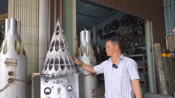 Anh Duyệt chia sẻ về hành trình sưu tầm những vỏ bom lớn.
