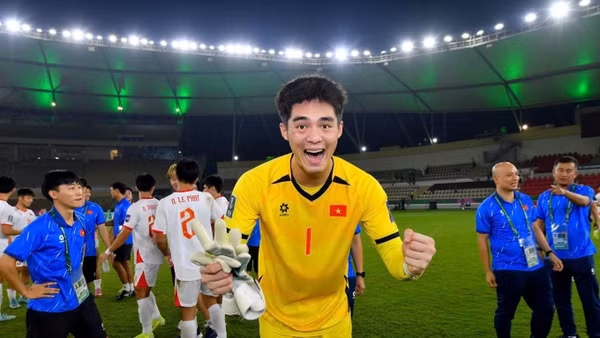 Thủ thành Trần Trung Kiên.