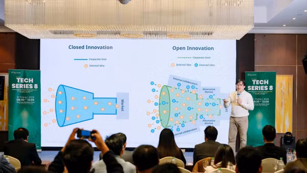 TS Trần Anh Tuấn chia sẻ tại hội thảo về xây dựng và vận hành mảng R&D trong doanh nghiệp. Nguồn: MES LAB