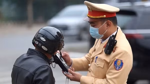 Các quy định xử phạt vi phạm giao thông ngày càng hoàn thiện và tăng tính răn đe.