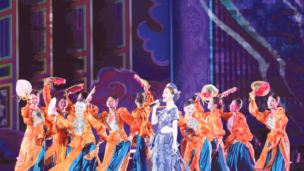 Trong lĩnh vực nghệ thuật biểu diễn, nhiều nghệ sĩ trẻ cùng ekip đã chủ động có các đàm phán đa tầng trong chuyển quyền sử dụng có điều kiện, nhằm bảo vệ tối đa quyền lợi của mình. Ảnh minh họa: KHIẾU MINH