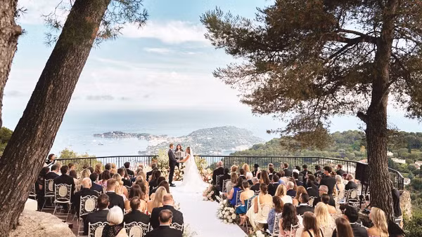 Ý tưởng của Invitin là người Pháp có thể tham dự đám cưới như một hoạt động chia sẻ trải nghiệm.