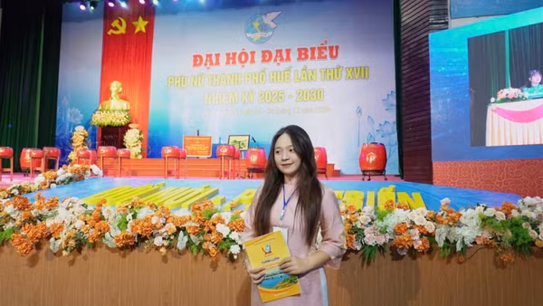 Giải Gương mặt trẻ Việt Nam tiêu biểu năm 2025, do Trung ương Đoàn tổ chức quy tụ nhiều thanh niên đạt thành tích cao. (Trong ảnh: Võ Trần Minh Thư - Sáng lập fanpage “Lưu Niên Sử Ký” cùng nhiều dự án số hóa dữ liệu lịch sử).