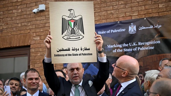 Đại sứ Palestine tại Anh Husam Zomlot trong “thời khắc lịch sử”.