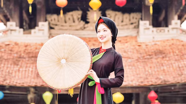 Ca sĩ Hòa Minzy trong MV Bắc Bling, sản phẩm âm nhạc ấn tượng của năm 2025.